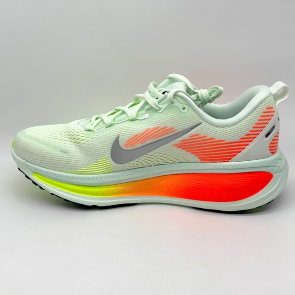 Nike Mens Vomero 18 Barely Green Silver Shoes Sz 10.5 New Running HM6803-300 main image 5